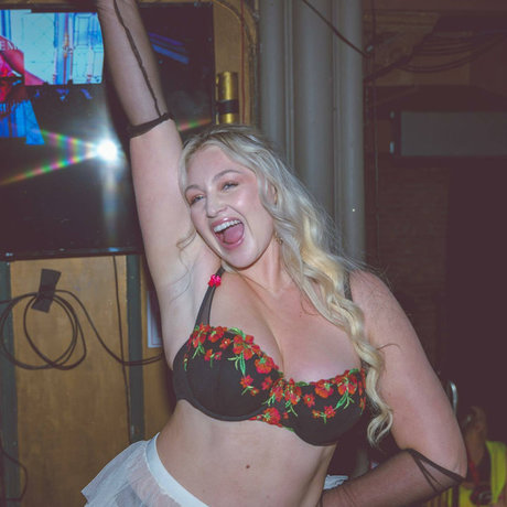 Iskra Lawrence best pornstar pictures