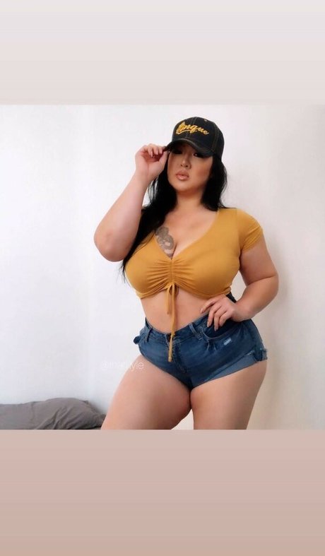 Lily Le star nice img