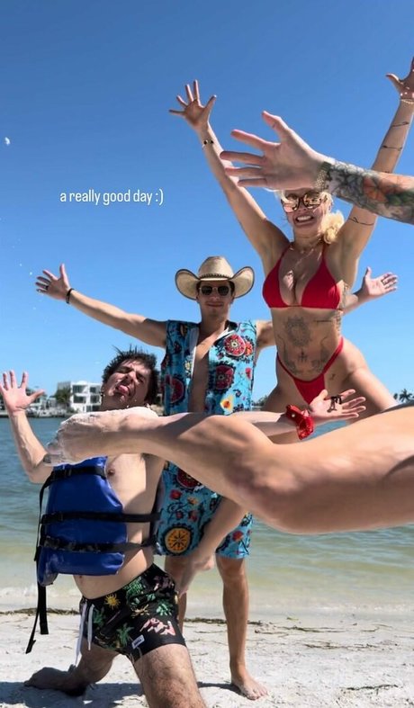 Taylor Hughs top pornstar photos