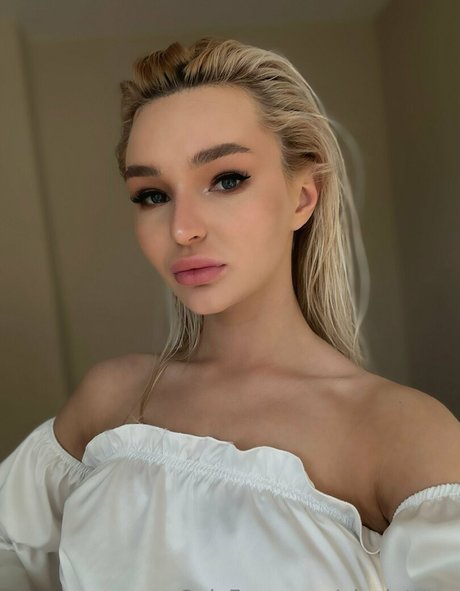 nicolettten nude star galleries