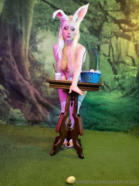 synth crush nudes model pic