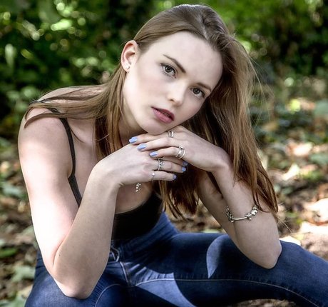 Ellie Littlechild nudes model galleries