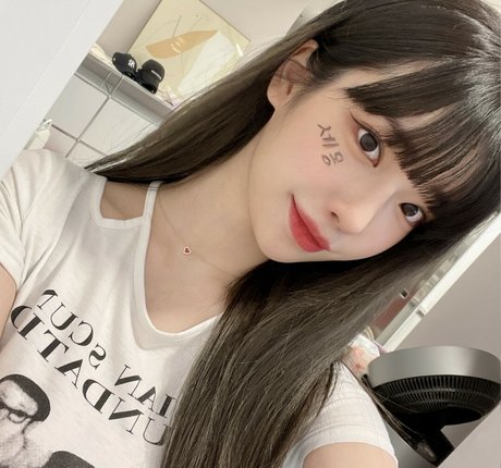 Se Yeon pornstar adult pics