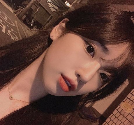 Se Yeon naked pornstar picture