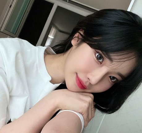 Se Yeon star pretty photo