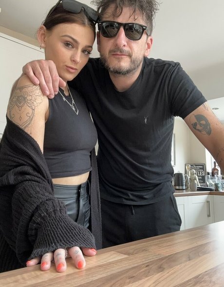 That Couple nice model img