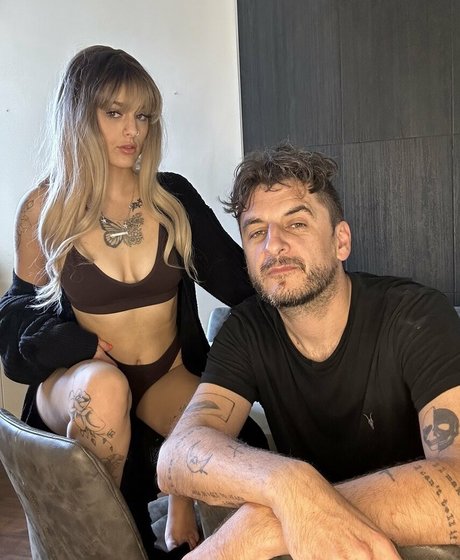 That Couple model pics