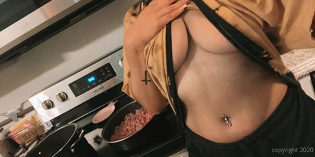 Keriii00 pornstar erotic photo