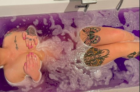 bootybarbiee nudes model img