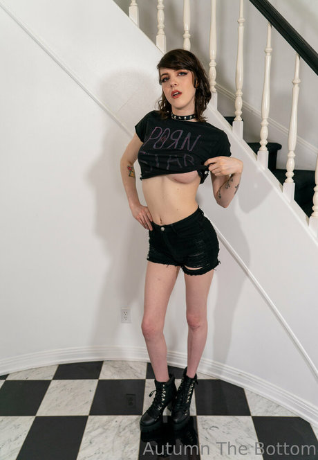 awwtumdabottom model erotic picture