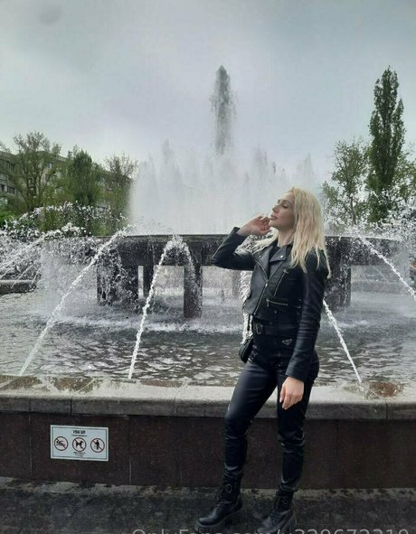 countryblond porn model pic