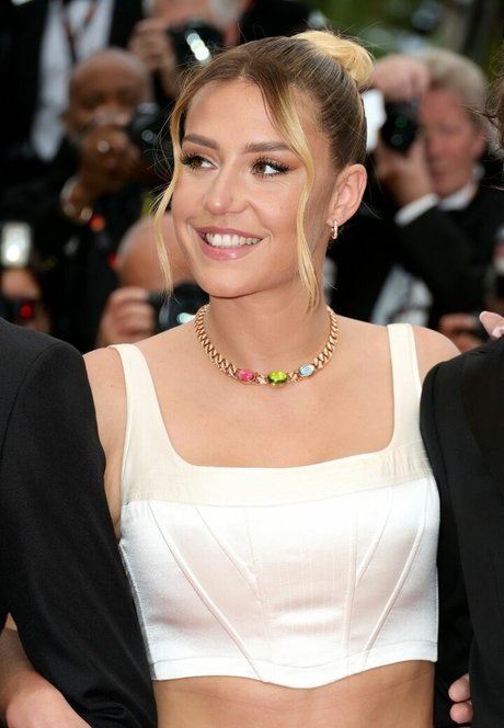 Adele Exarchopoulos pretty model picture
