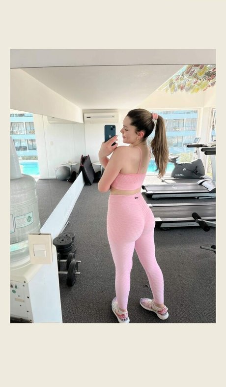 Olivia Herdt model hd picture