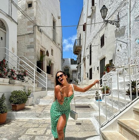 Caroline Veronica pornstar art galleries