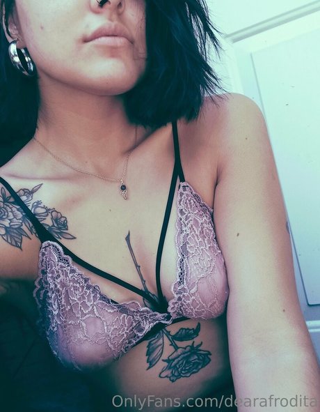 rosecamxxx model exclusive pictures