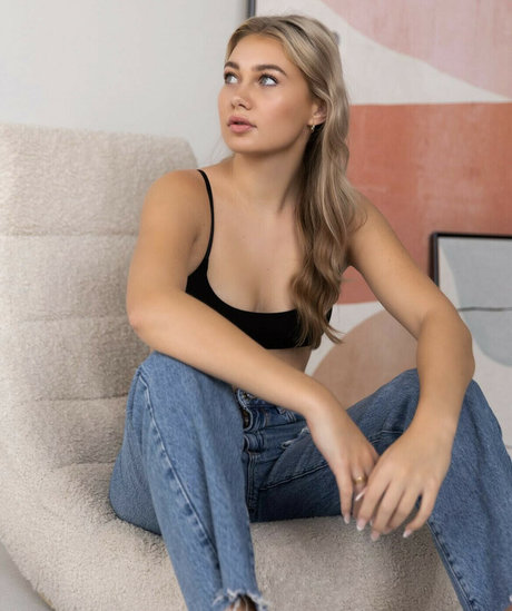 Rhiannon Higgins star porn images