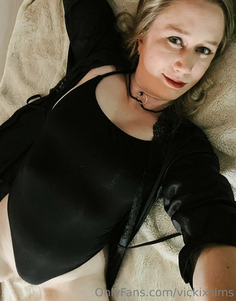 vickixsims model naked pics