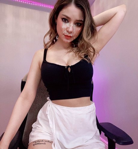 Lilchiipmunk sexy pornstar pics