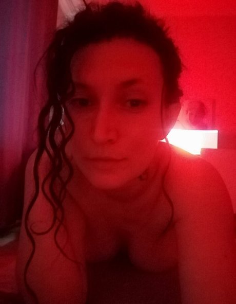 Olya Holmes pornstar pics