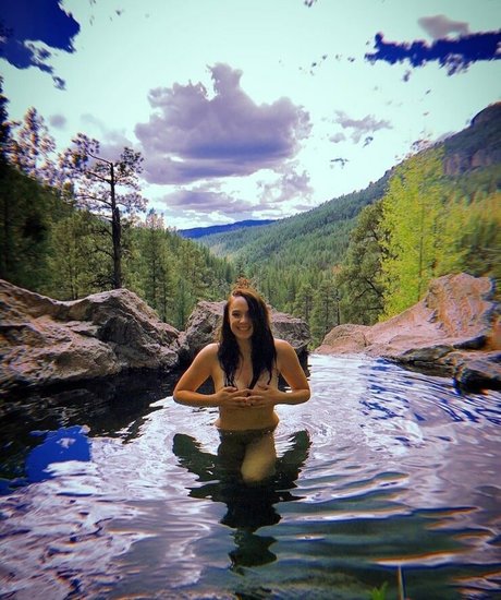 Stevie Lynn Jones star exclusive pics