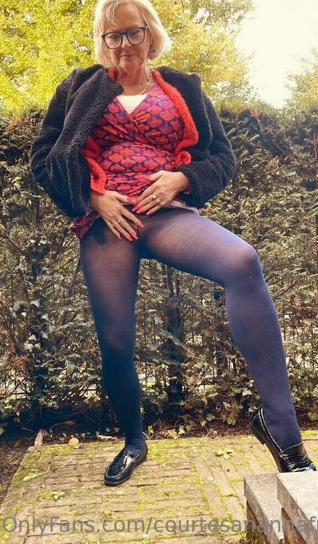 courtesanannafree star top archive