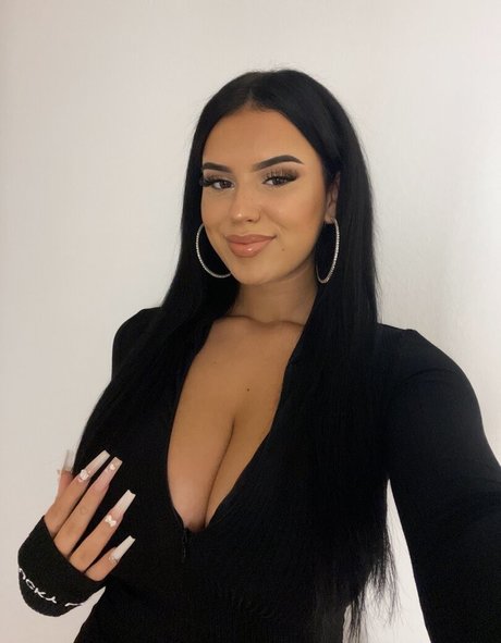 Romyluisaa sexy star pictures