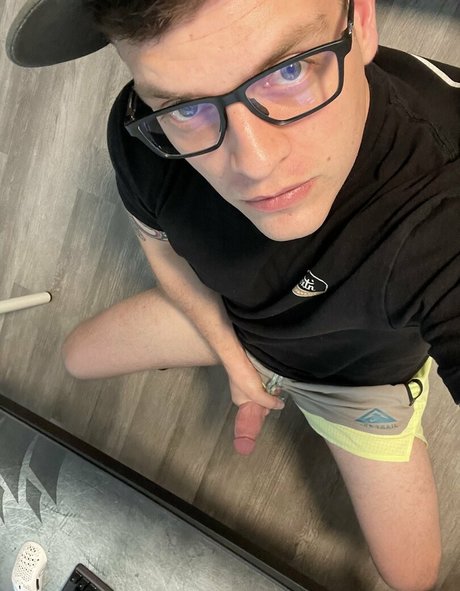 heyitskalen naked pornstar pic