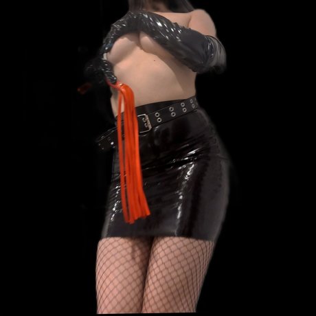 MISTRESS BELLATRIX erotic star archive