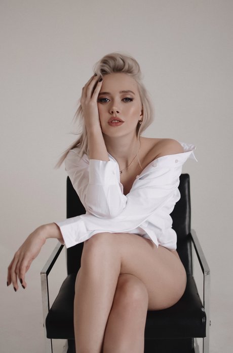 PrettieKate sexy star pic