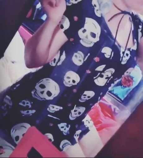 Yours Trulyy pornstar naked img