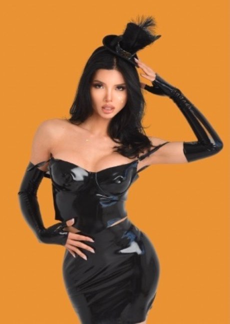 Sexy Zii Lizard pornstar naked pic