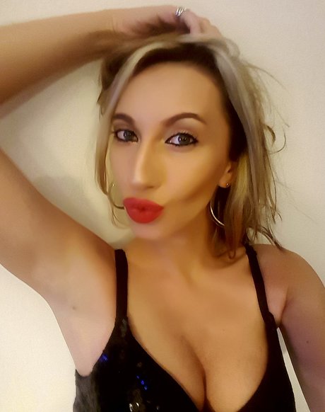 LUANA NAUGHTY star high quality image