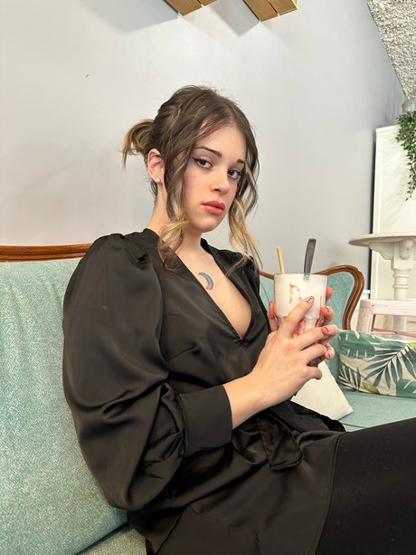 Lunanuevavicky hot actress photo