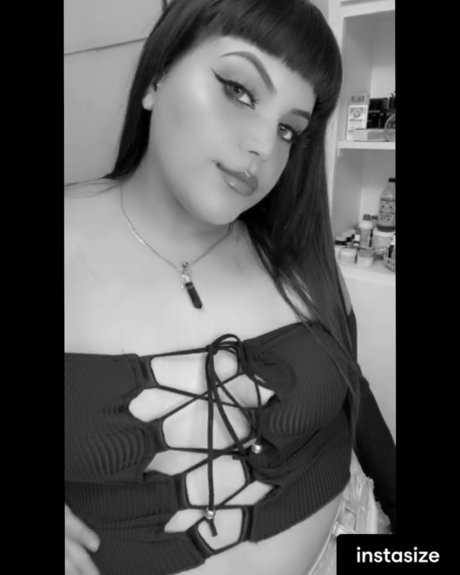 Whole Lotta Babee porn model pic