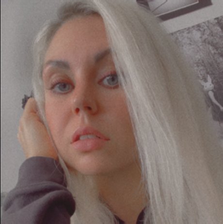 chloe reign exclusive model image