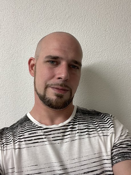 Patrik Beeler pornstar sex photo