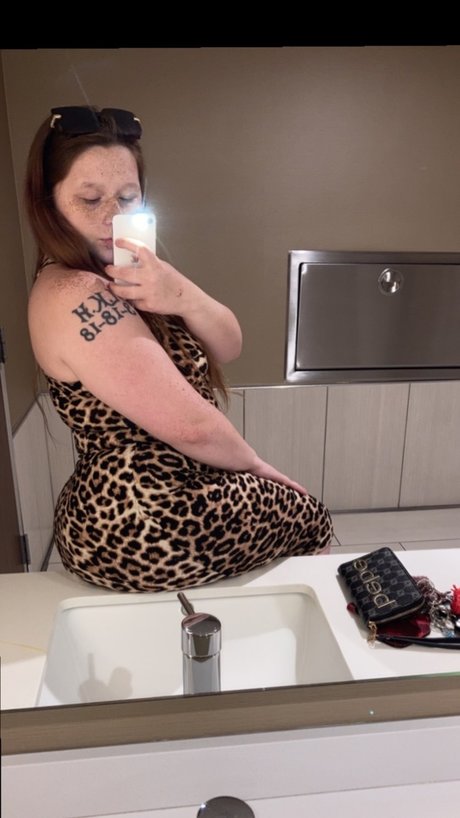 SheThicc hot actress img