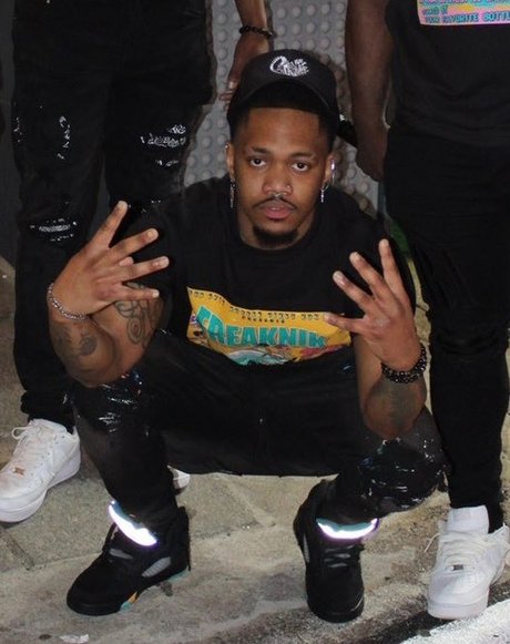 slimebeezy porn model photo