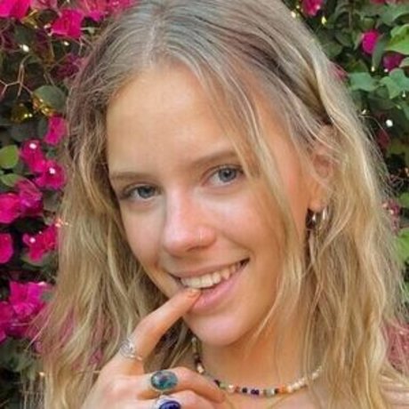 Hailey Hitch free pornstar photos