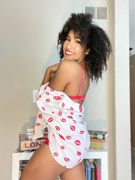 Marti Belle erotic model gallery