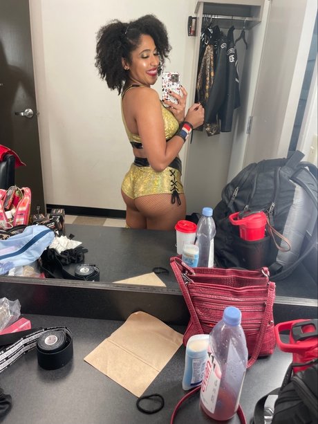 Marti Belle star exclusive image