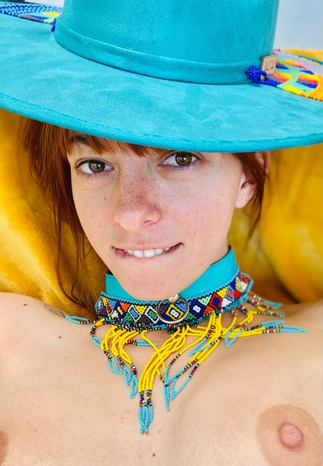 Artemis Dune pornstar free pics
