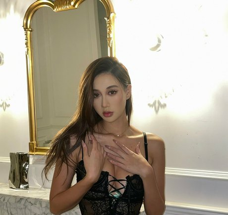 Joanna Li pretty model archive