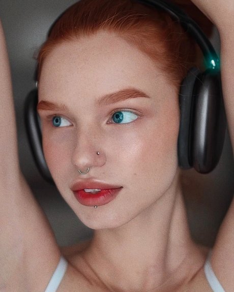 Myfoxyland best pornstar pics
