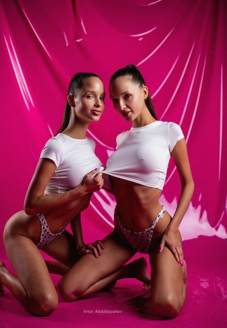 Adelalinka Twins star nude images