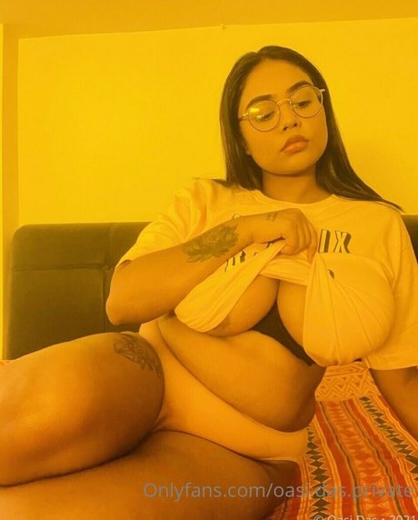 Oasi Das naked model photos