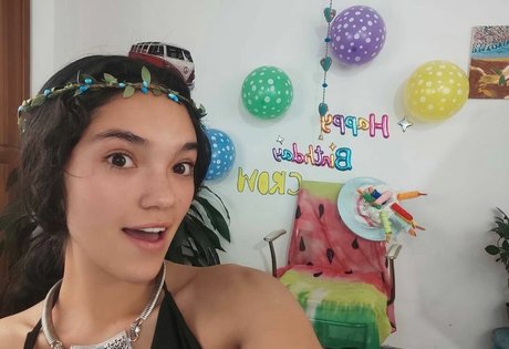 MakyMakys nude star photos