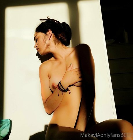 MakyMakys high quality model photos