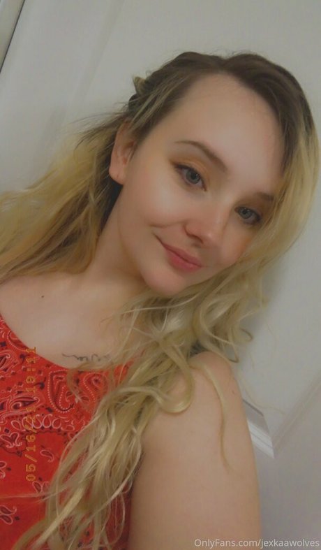 Jexkaa Wolves sexy actress pic
