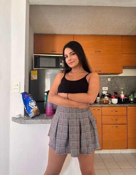 Annie Guzman star exclusive photo